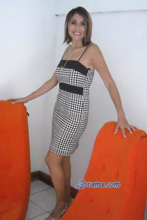 107690 - Marta Età: 41 - Costa Rica