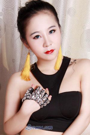 Cina
Cina women