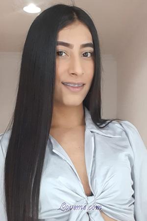 204579 - Laura Età: 24 - Colombia