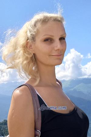 213741 - Anna Età: 39 - Russia