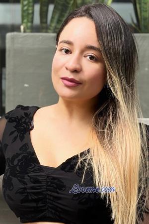223216 - Geraldine Età: 34 - Colombia