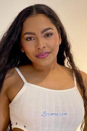 224061 - Angela Età: 32 - Colombia