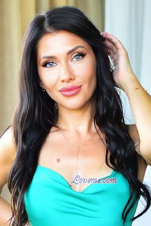 224210 - Elena Età: 37 - Ucraina
