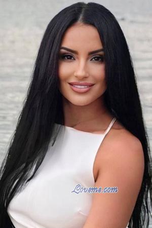 224219 - Viktoria Età: 38 - Ucraina