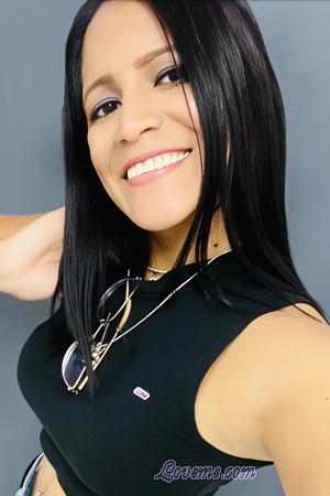 224513 - Carolina Età: 33 - Perù