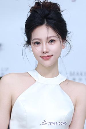 224764 - Yunyun Età: 27 - Cina