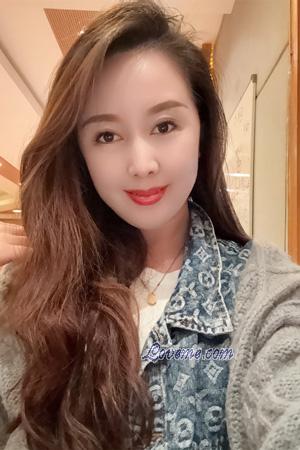 224848 - Lily Età: 41 - Cina