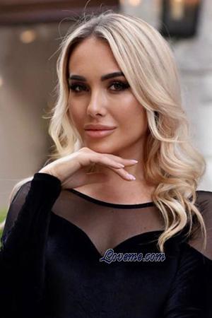 224963 - Anastasiia Età: 35 - Ucraina