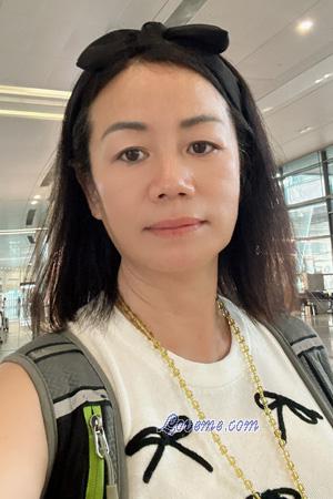 225307 - Queena Età: 55 - Cina