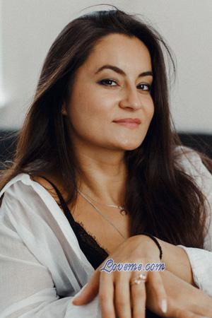 225352 - Gulmira Età: 32 - Ucraina