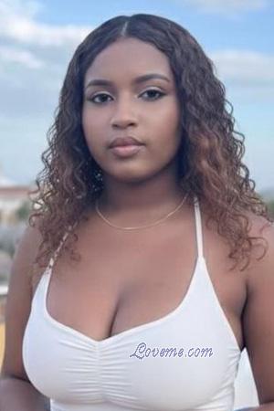 225520 - Daniela Età: 20 - Colombia