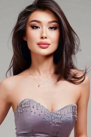 225908 - Aisulu Et&agrave;: 21 - Kazakistan