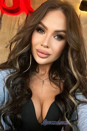 226086 - Iryna Et&agrave;: 32 - Ucraina