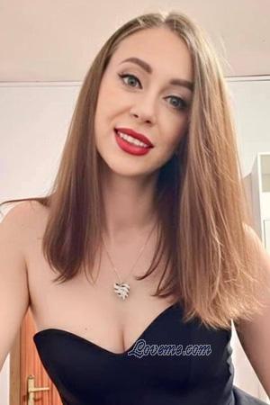 226311 - Marina Et&agrave;: 39 - Ucraina