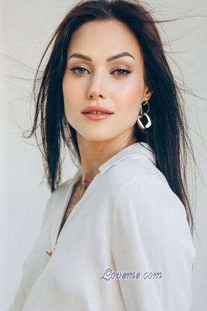 226540 - Dariia Et&agrave;: 35 - Ucraina