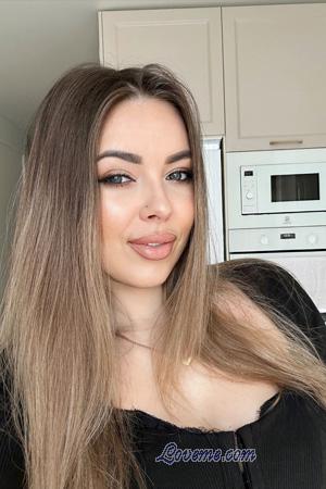 226770 - Khrystyna Et&agrave;: 33 - Ucraina