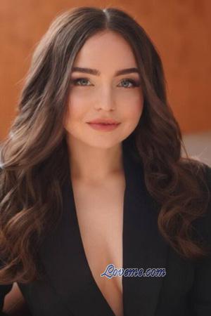 226805 - Iryna Et&agrave;: 29 - Ucraina