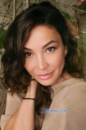 227048 - Irina Et&agrave;: 48 - Ucraina