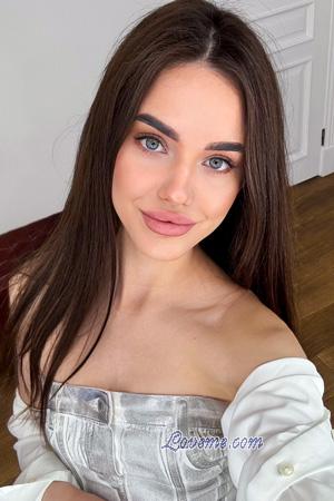 227665 - Mariia Et&agrave;: 21 - Ucraina