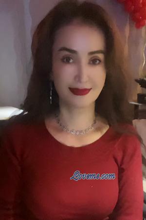227806 - Nadira Et&agrave;: 38 - Cina