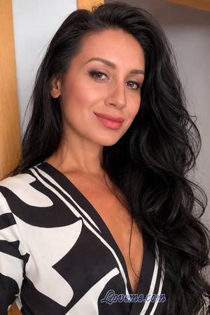 228063 - Yanina Et&agrave;: 38 - Ucraina