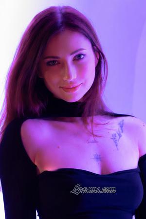 228341 - Yuliia Et&agrave;: 35 - Ucraina