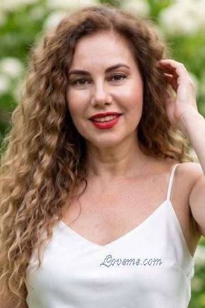228363 - Ilona Et&agrave;: 48 - Ucraina