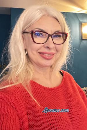 228956 - Olena Et&agrave;: 54 - Ucraina