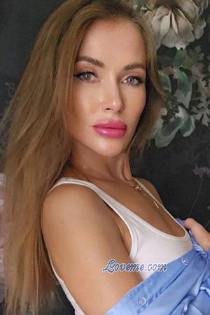 229222 - Kseniia Et&agrave;: 45 - Ucraina