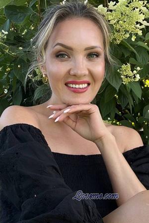 229459 - Aliona Et&agrave;: 44 - Ucraina