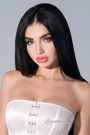 229460 - Kateryna Et&agrave;: 24 - Ucraina