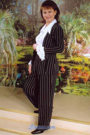 57055 - Marina Et&agrave;: 44 - Ucraina