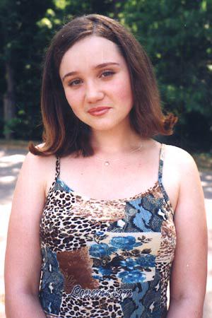 59388 - Elena Età: 27 - Ucraina