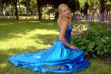 63212 - Elena Età: 37 - Ucraina