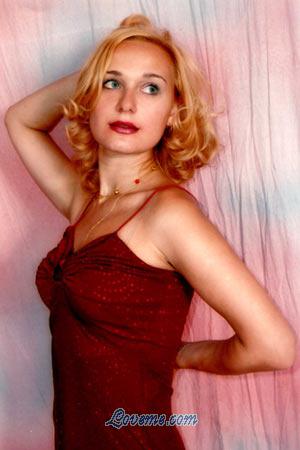 68002 - Natalia Età: 36 - Russia