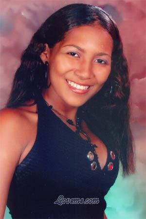72768 - Johanna Età: 20 - Colombia