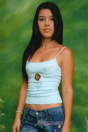 81557 - Angela Età: 24 - Colombia