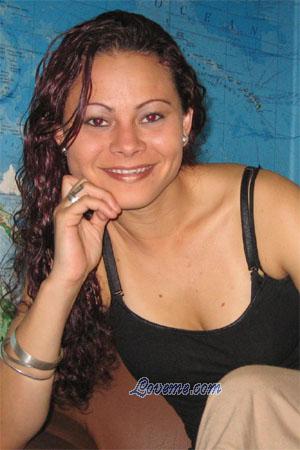 87826 - Sandra Età: 29 - Costa Rica