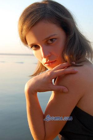 97640 - Ksenia Età: 24 - Ucraina