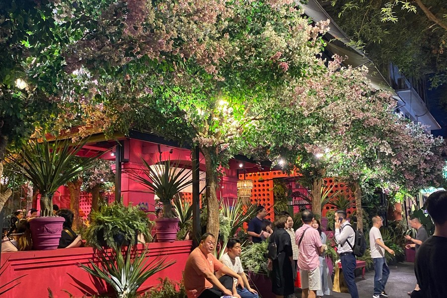 Ingresso serale del Nh&agrave; H&agrave;ng Ngon nel Distretto 1 di Ho Chi Minh City